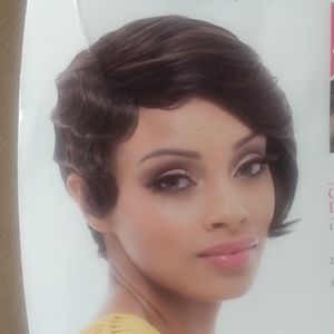 Beautiful Futura Retro-style Wig
